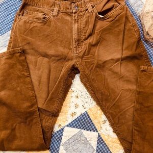 Eddie Bauer Men's Corduroy Pants in Brown